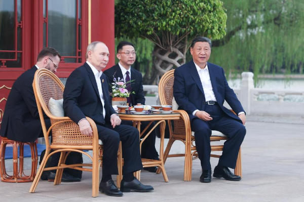 習近平同俄羅斯總統普京在中南海小范圍會晤