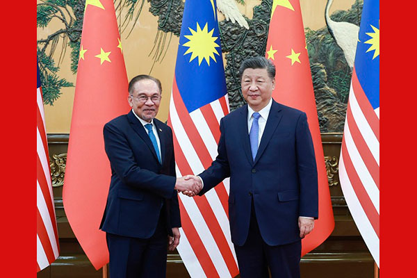 習近平會見馬來西亞總理安瓦爾