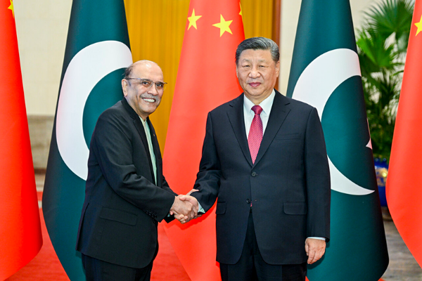 習近平同巴基斯坦總統扎爾達里會談