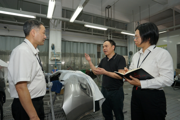 把正風肅紀反腐做到群眾心坎上