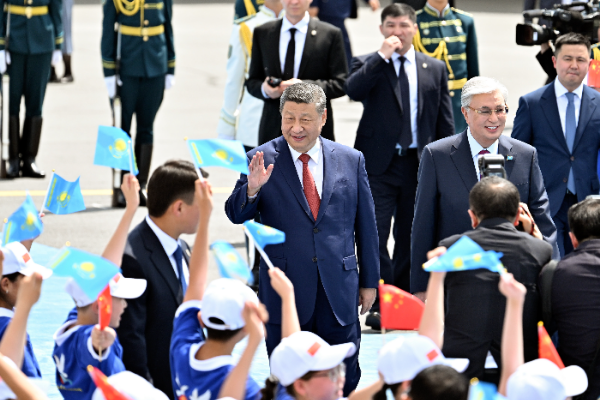 習(xí)近平抵達阿斯塔納出席第二屆中國－中亞峰會